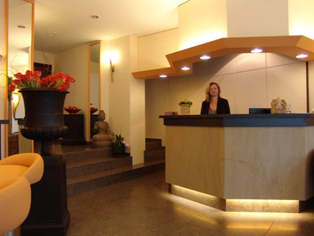 Hotel Cascade Superior Dusseldorf Bagian luar foto